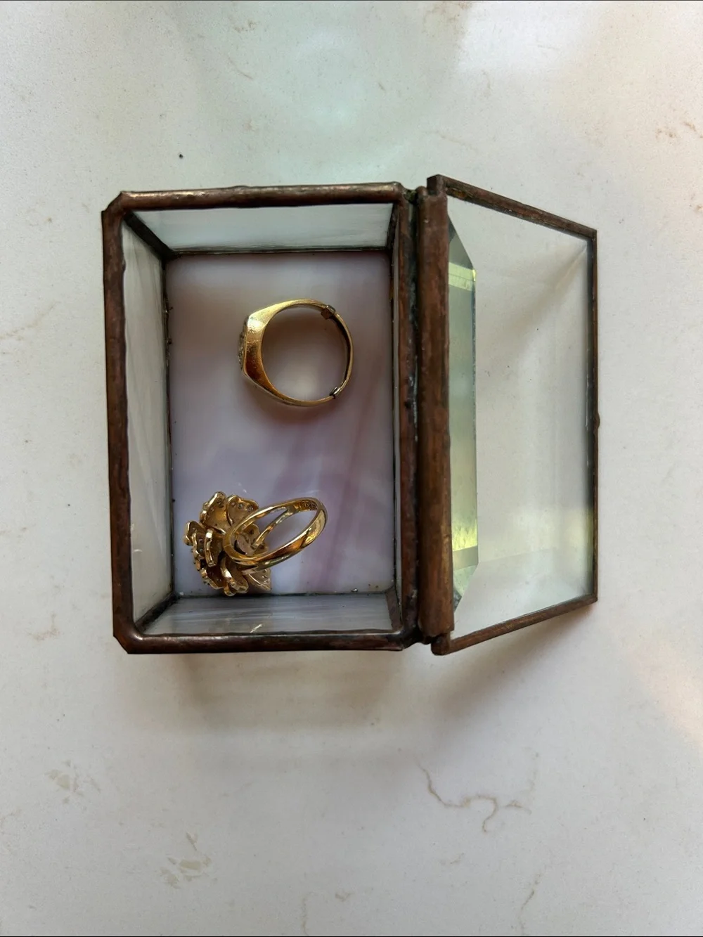 Glass trinket or jewelry box